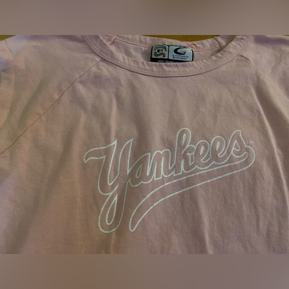 G-111 Sports by Carl Banks Cooperstown Collection Pink NLB Yankees T-Shirt - Picture 2 of 10